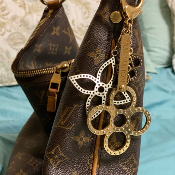 Louis Vuitton Tapage Charm - Picture 2 of 8